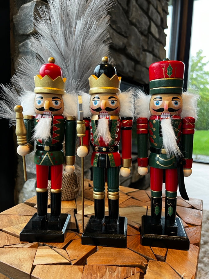Grote notenkrakers set van 3 stuks - 24 cm hoog - Klassieke kleuren