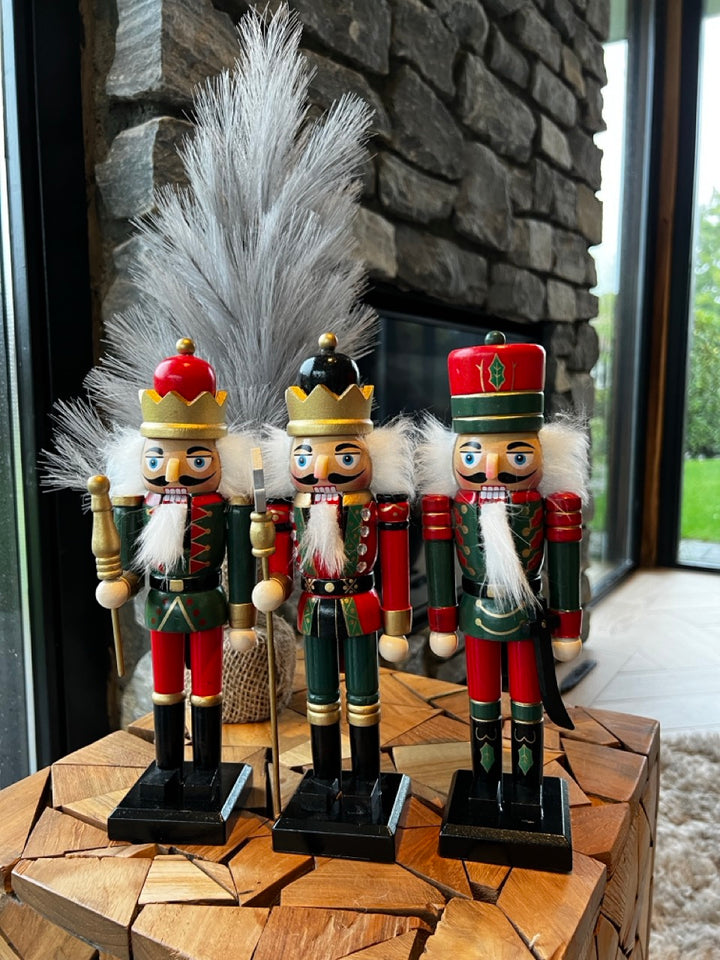 Grote notenkrakers set van 3 stuks - 24 cm hoog - Klassieke kleuren