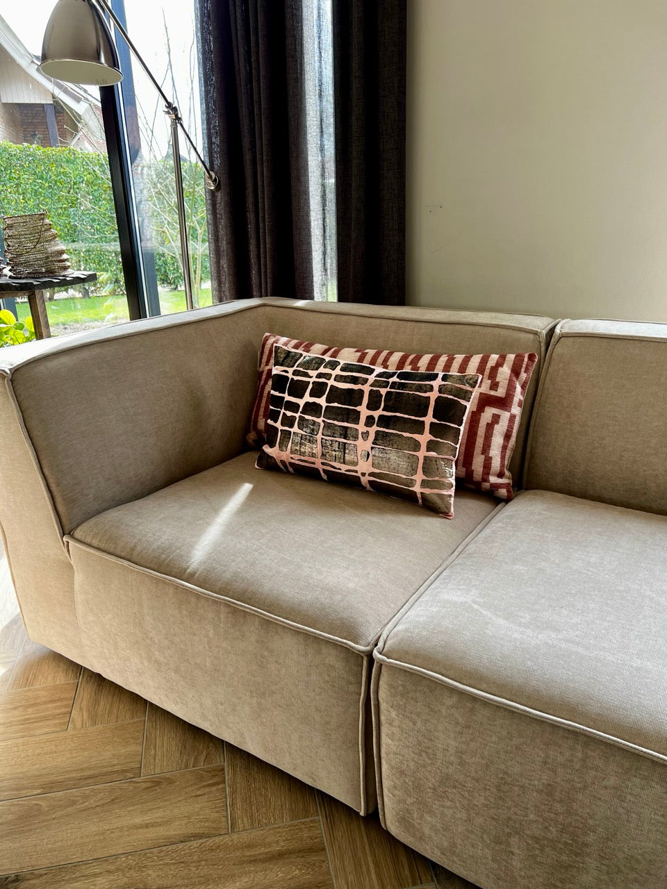 Luxe sierkussen Peachprint - 50x30 cm - perzik/zwart