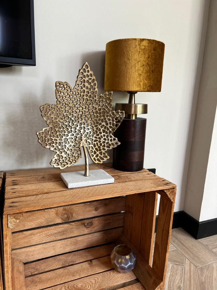 Ornament on foot LEAF small - 28x8x35 cm - Gold/Marble white