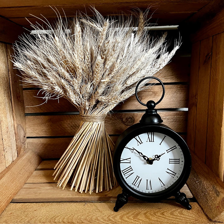 Zwarte staande klok metaal