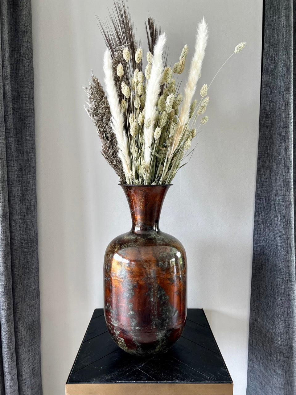 Value set: Vase 'Antique bronze' with dry bouquet Natural green