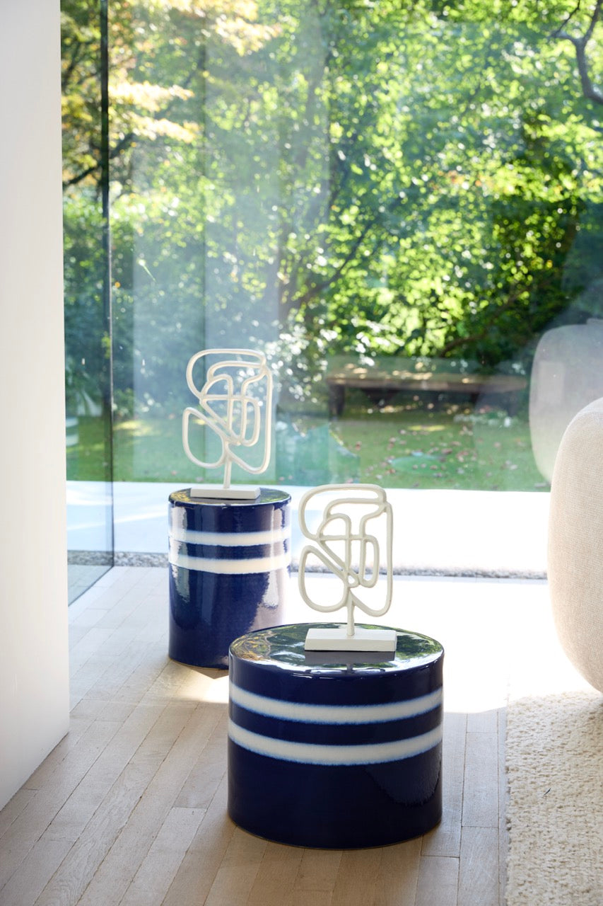 Ornament op voet GOLEZA metaal - 24x8x39 cm - crème