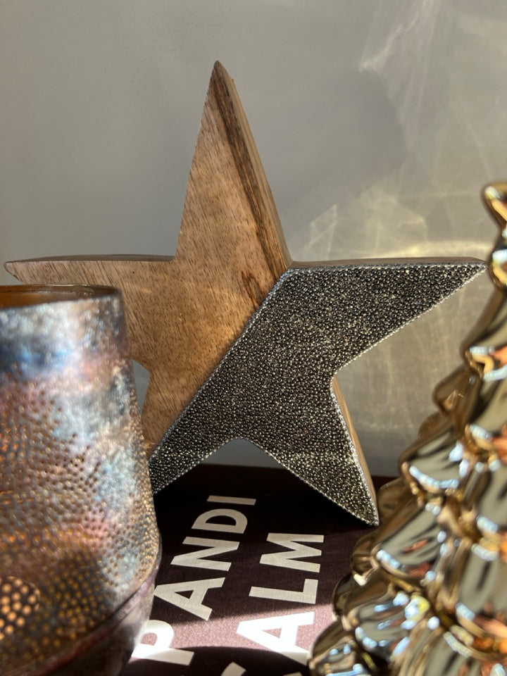 Shop the Kerstlook – Gouden Kerstdecoratie in Japandi Stijl