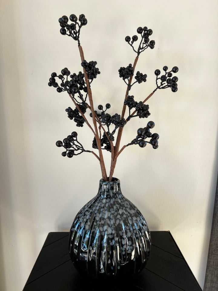 Small ceramic vase including branch with berries - Black or Purple