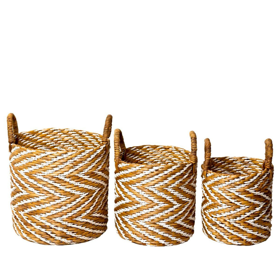 Rond geweven mand met gestreept patroon YALIMO gemaakt van waterhyacint (3 maten)